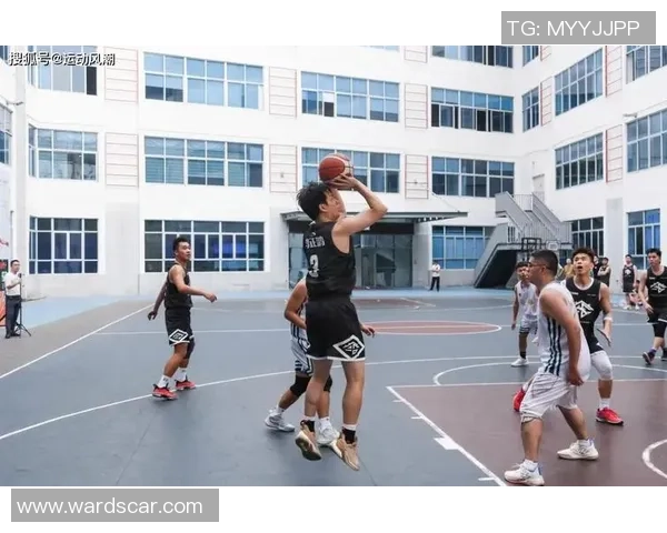 姚明亲临龙港助力篮球发展引领青少年热爱运动新风潮