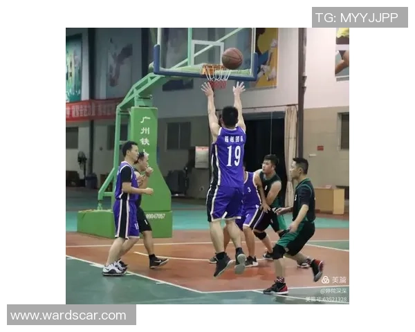 重庆篮球队总决赛精彩表现解析展现团队力量与拼搏精神