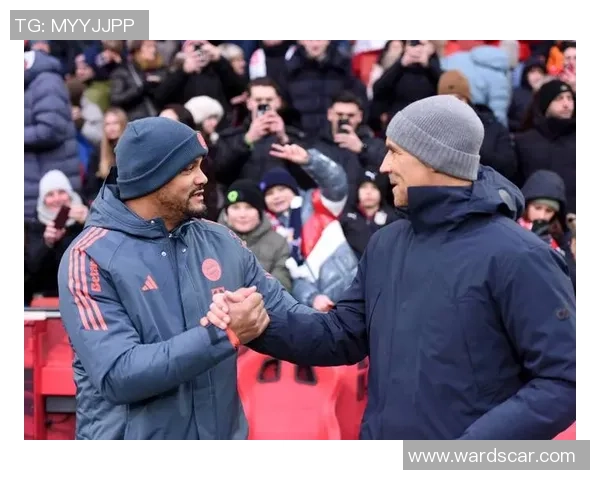 友谊赛曼联与拜仁战平红牌事件引发全场热议与争议 友谊赛曼联与拜仁战平红牌事件引发全场热议与争议