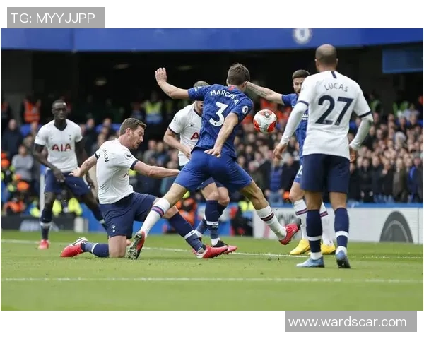 英超激战：热刺与利物浦1比1平局乌龙球成比赛转折点解析
