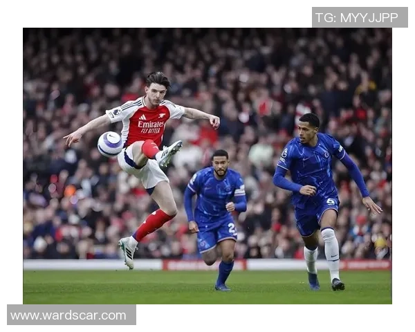 英超激战：拜仁与巴黎圣日耳曼1-1平局乌龙球引发争议判罚全场沸腾